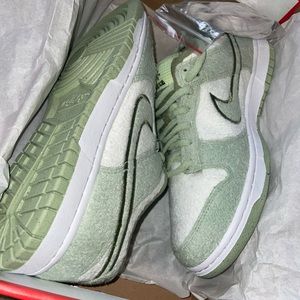 Wmns Dunk Low SE ‘Fleece - Honeydew’